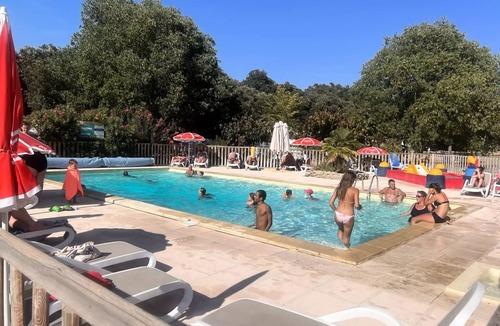 Junas Cabin | Air-Conditioned TRAILER - 2 bedrooms - 26.08 m²/Cigale, Grillon, Chardonnet, Mésange (sleeps 4)