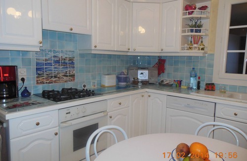 Les Caillols Villa | Air-conditioned villa with private pool 8mx4m quiet, leafy neighborhood