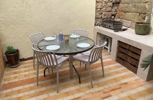 Montagnac House | Air-conditioned village house with a terrace near the Thau Lagoon, Pézenas