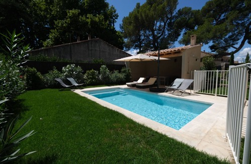 Mouries Villa | Air-conditioned villa heated pool Alpilles, sleeps 8