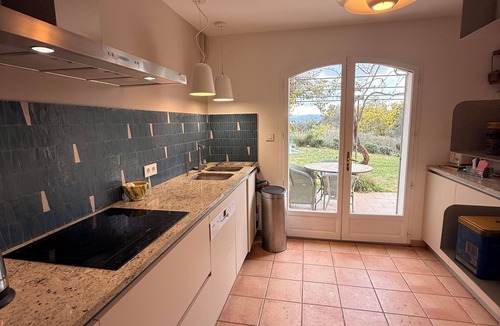 Guerrevieille House | AIR-CONDITIONED VILLA WITH SEA VIEW AND SWIMMING POOL