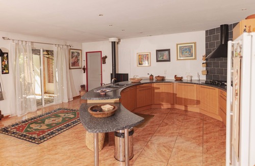 Neffies Villa | Air-conditioned villa with pool and garden - Entire accommodation