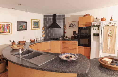 Neffies Villa | Air-conditioned villa with pool and garden - Entire accommodation