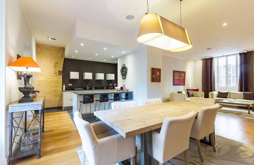 Aix-en-Provence Historic Centre Apartment | Aix center Apartment 160m2 with 3bed, 3bath, terrace 50m2
