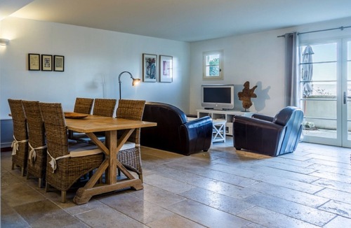 Bonnieux Apartment | ALL COMFORT, modern, NICE TERRACE, BEAUTIFUL VIEW of MONT VENTOUX