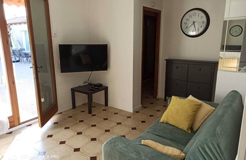Hyeres Apartment | Almanarre beach house 2