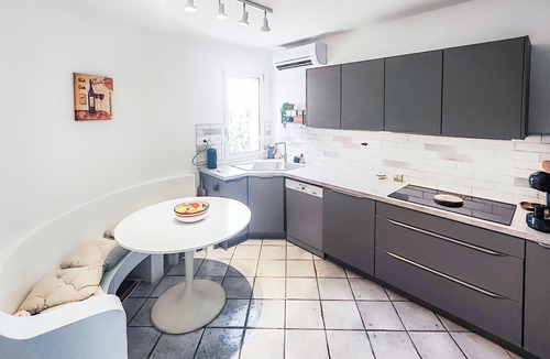 Montady House | Amazing home in Montady with private swimming pool, can be inside or outside