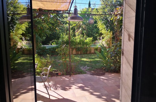 Orange House | An oasis in the city