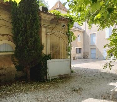 Mouries Bed & Breakfast | Ancienne magnaneraie la Bonnetière