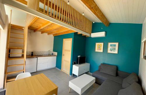 Villeneuve-les-Beziers House | Annexe des Pins - studio gîte avec piscine & climatisation