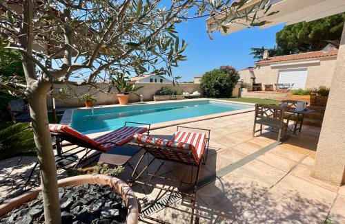 Villeneuve-les-Beziers House | Annexe des Pins - studio gîte avec piscine & climatisation