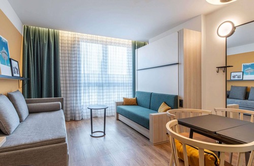 Saint-Martin-de-Crau Hotel | Aparthotel Adagio Access Porte De Camargue