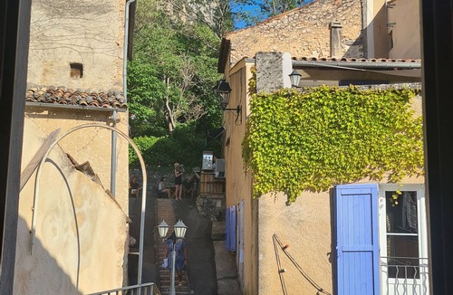Moustiers-Sainte-Marie Apartment | Apartment with a terrace in Moustiers