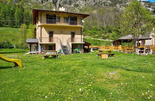 Acceglio Apartment | Apartment 'Alta Valle Maira B' with Mountain View, Shared Garden and Wi-Fi