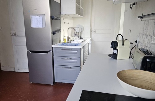 Gardanne Apartment | Apartment-Apartment-Ensuite with bath and shower-Countryside view