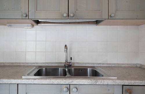 Caldes Apartment | Apartment 'Appartamento Red Star' with Mountain View, Shared Garden and Wi-Fi