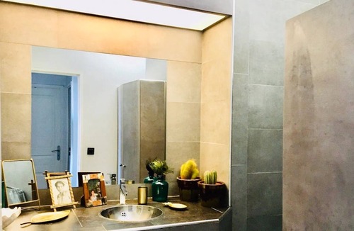 Est Apartment | Apartment 'Beau T2 65 M2 - Terrasse, Piscine' with Shared Pool, Private Terrace and Wi-Fi