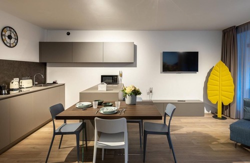 Torbole sul Garda Apartment | Apartment 'Boutique Tiffany' with Balcony, Wi-Fi and Air Conditioning