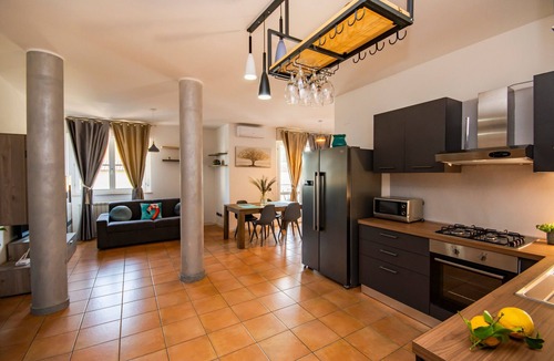 Monte Apartment | Apartment 'Casetta Giù Al Lago' with Shared Pool, Wi-Fi and Air Conditioning