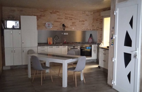 Cuxac-dʼAude Apartment | Apartment 'Cocon Spacieux' with Balcony, Wi-Fi and Air Conditioning