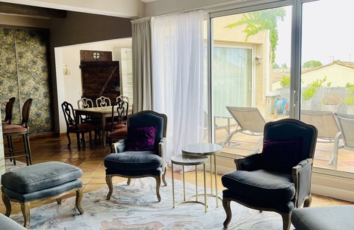 Aigues-Mortes Medieval City Apartment | Apartment-Deluxe-Ensuite with Bath-Terrace