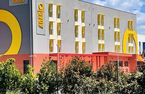 Saint-Martin-de-Crau Apartment | Apartment