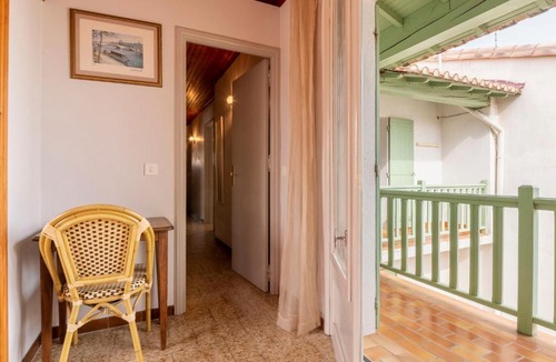 Saintes-Maries-de-la-Mer Apartment | Apartment Le Soleil Camarguais-4 by Interhome