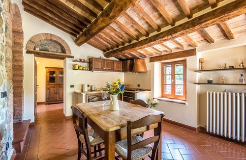 Castiglione d'Orcia Apartment | Apartment "Gemma Bianca-Tavoleto" with Mountain View, Garden and Wi-Fi
