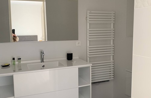 Domessargues Bed & Breakfast | Apartment/GITE sleeps 4 with SPA (Massages on reservation)
