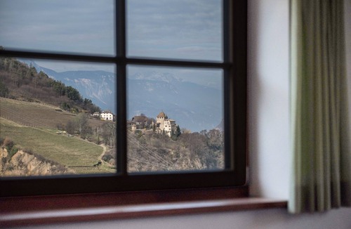 Bolzano Apartment | Apartment "Gojer Sauvignon" with Mountain View, Garden & Wi-Fi