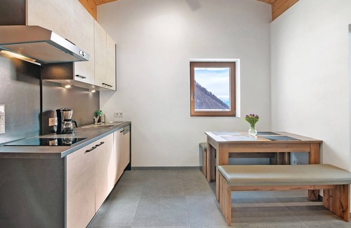 Laudes Apartment | Apartment 'Hof Am Egg' with Mountain View, Private Terrace and Wi-Fi