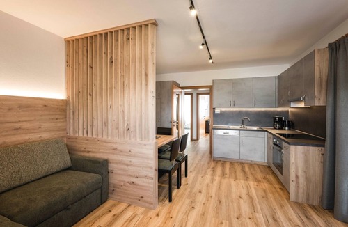 Chifa Apartment | Apartment 'Hofblick' with Mountain View, Private Terrace and Wi-Fi