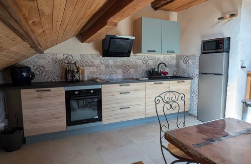 Vallouise Apartment | Apartment in detached house in the heart of Vallouise! Private parking lot