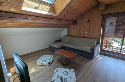 Vallouise Apartment | Apartment in detached house in the heart of Vallouise! Private parking lot