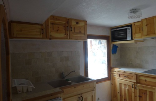 Pelvoux Apartment | Apartment in mountain village 1600 m. In Vallouise.