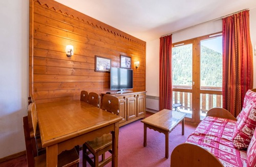 Valfrejus Apartment | Apartment in Modane with Ski Slope Access