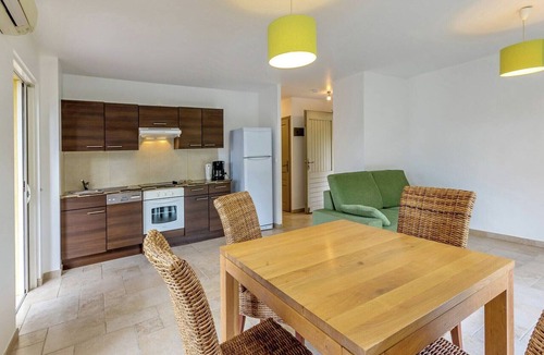 Montauroux Apartment | Apartment in Montauroux by Lake Cassien
