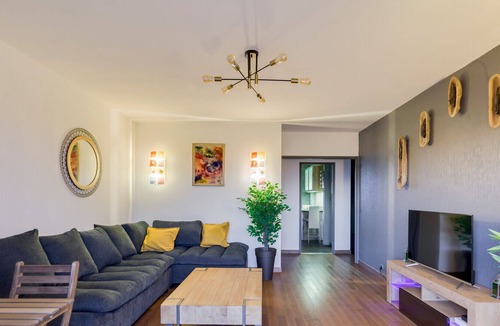 Les Cevennes Apartment | Apartment in residence, free parking, balcony, sunset