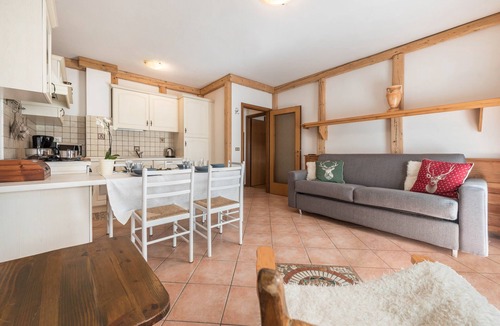 Madonna di Campiglio Apartment | Apartment "Casa Ferrazza Natalie" with Mountain View, Wi-Fi & Balcony