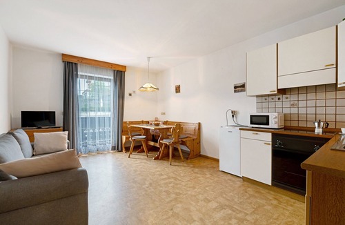 Feldthurns Apartment | Apartment 'Klein' with Mountain View, Shared Garden and Wi-Fi