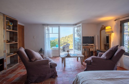 Cavalaire-sur-Mer Apartment | Apartment "La maison de Constance" with Sea View, Terraces and Wi-Fi