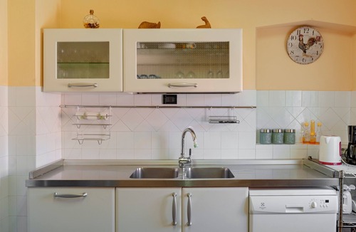 Montecastello Apartment | Apartment 'La Terrazza' with Shared Pool, Garden, and Wi-Fi
