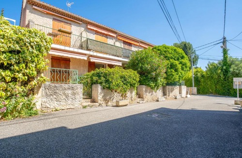 Les Lecques Apartment | Apartment Le Lido-3 by Interhome