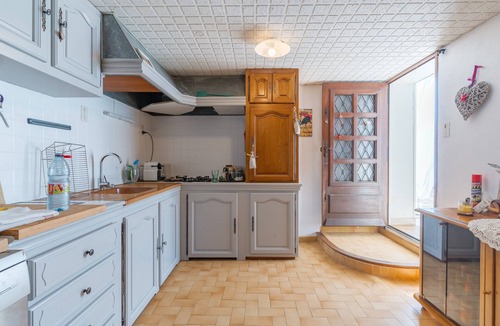 Apt Apartment | Apartment 'Les Cerisiers' with Shared Pool, Shared Terrace and Wi-Fi