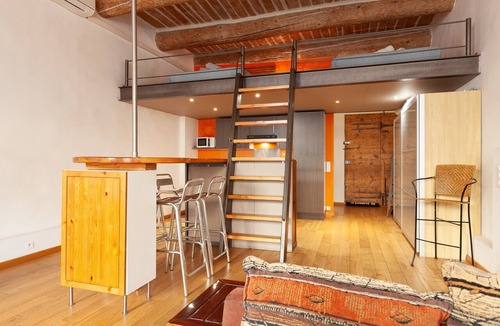 Opera Apartment | Apartment 'Les Mats Du Port' with Wi-Fi and Air Conditioning