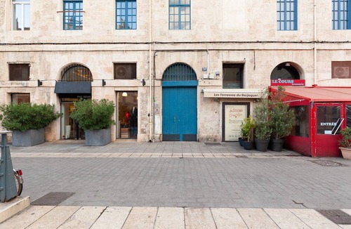 Opera Apartment | Apartment 'Les Mats Du Port' with Wi-Fi and Air Conditioning