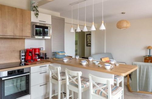 Saint-Cyr-sur-Mer Apartment | Apartment Les Palmiers-3 by Interhome