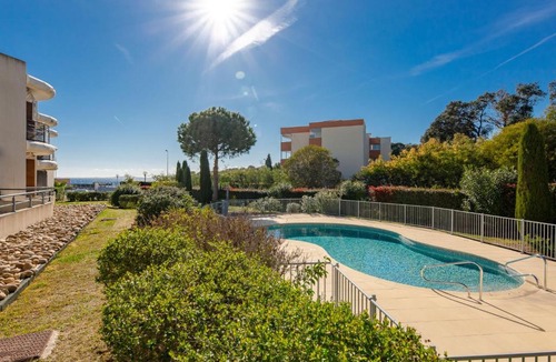 Boulouris-sur-Mer Apartment | Apartment Les Rivages de L'Esterel-2 by Interhome