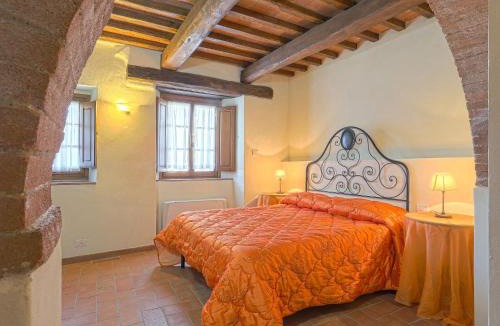 Tavarnelle Val di Pesa Apartment | Apartment Michelangelo by Interhome