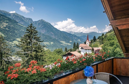 San Leonardo in Passiria Apartment | Apartment 'Mirabelle Pension Sankt Ursula' with Mountain View, Shared Terrace and Wi-Fi